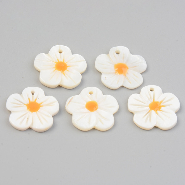 

PandaHall Natural Freshwater Shell Pendants, Flower, Seashell Color, 19.5~20.5x20~21x2.5cm, Hole: 1.5mm Freshwater Shell Flower