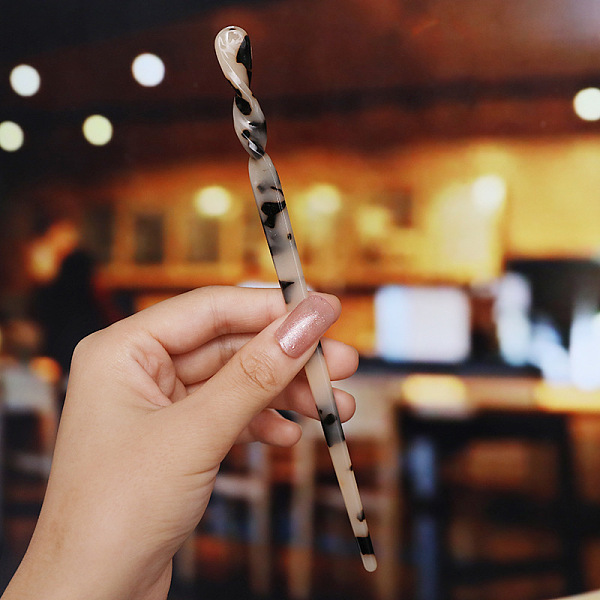 

PandaHall Cellulose Acetate(Resin) Hair Sticks, Vintage Decorative Hair Accessories, Twist Shapes, PeachPuff, 175mm Cellulose Acetate Brown