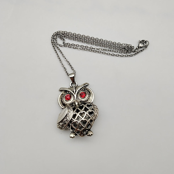 

PandaHall Owl Pendant Necklaces for Women Men Alloy Red
