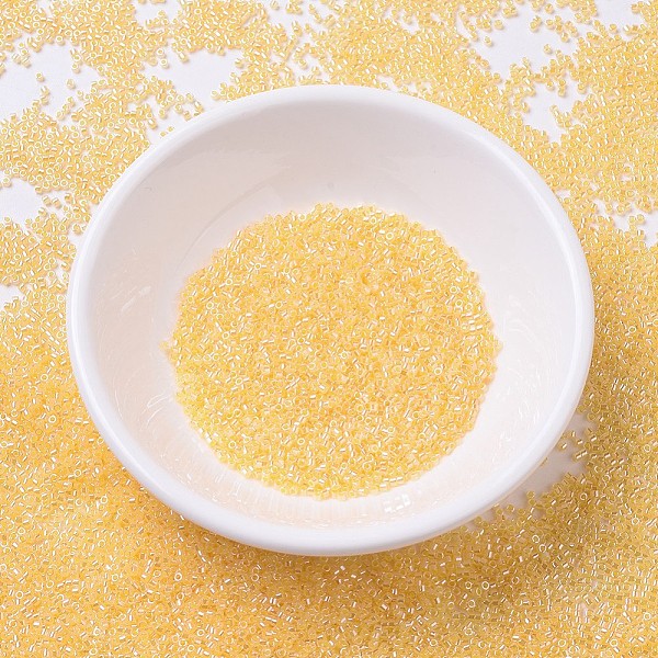 

PandaHall MIYUKI Delica Beads, Cylinder, Japanese Seed Beads, 11/0, (DB0233) Light Daffodil Ceylon, 1.3x1.6mm, Hole: 0.8mm, about..., Yellow
