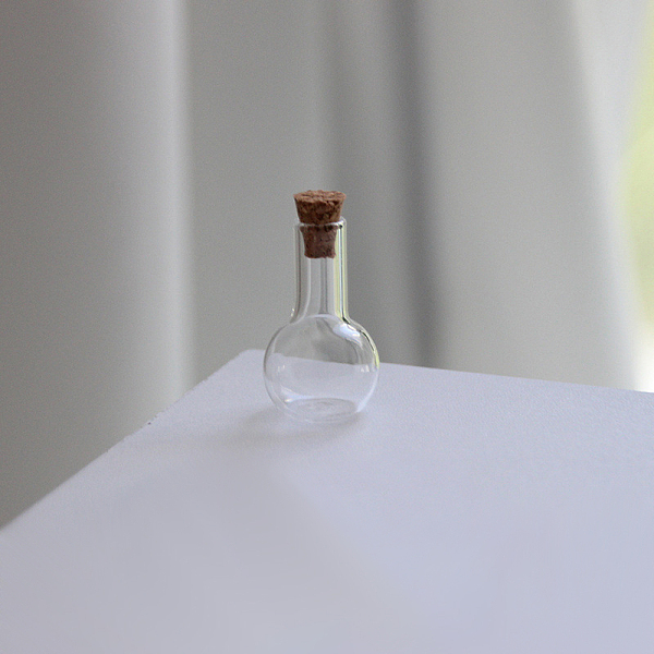 

PandaHall Mini High Borosilicate Glass Bottle Bead Containers, Wishing Bottle, with Cork Stopper, Lamp, Clear, 1.8x3cm Glass Others Clear
