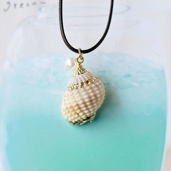 

PandaHall Natural Conch and Shell Pendant Necklaces Shell White