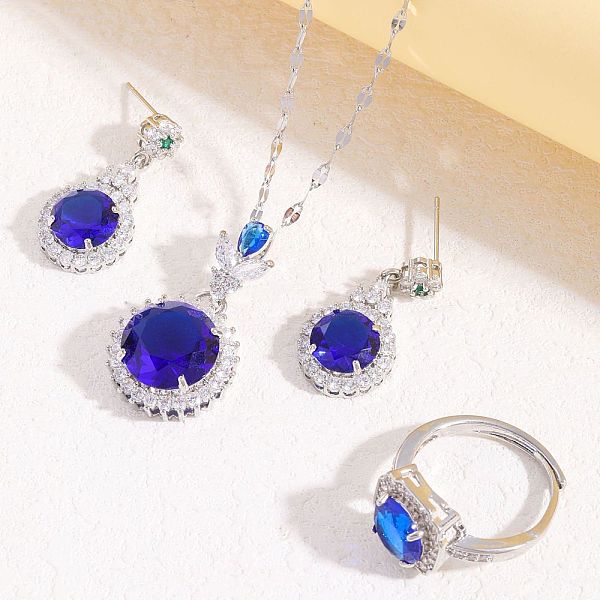 Boucles d'oreilles pendantes rondes plates en laiton avec micro pavé de zircones cubiques