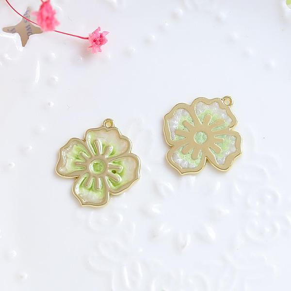

PandaHall Alloy Enamel Pendants, Golden, Flower Charm, Pale Green, 24x22mm Alloy+Enamel Flower