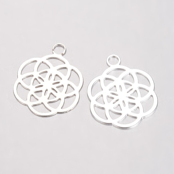

PandaHall Brass Filigree Pendants, Flower, Silver Color Plated, 24x20x0.5mm, Hole: 3mm Brass Flower