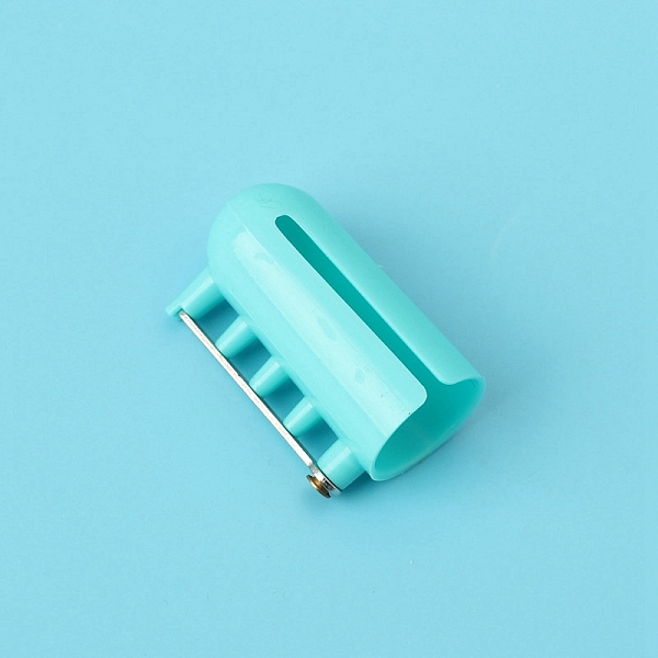 

PandaHall Plastic Yarn Guide Finger Holder, Knitting Thimble for DIY Crocheting Knitting Crafts, Cyan, 40x25x19mm Plastic Column Cyan