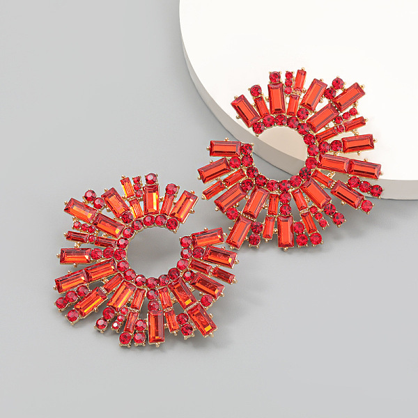 

PandaHall Shiny Rhinestone Irregular Statement Stud Earrings, Sun Shape Alloy Earrings for Women, Siam, 58x68mm Rhinestone Sun Red