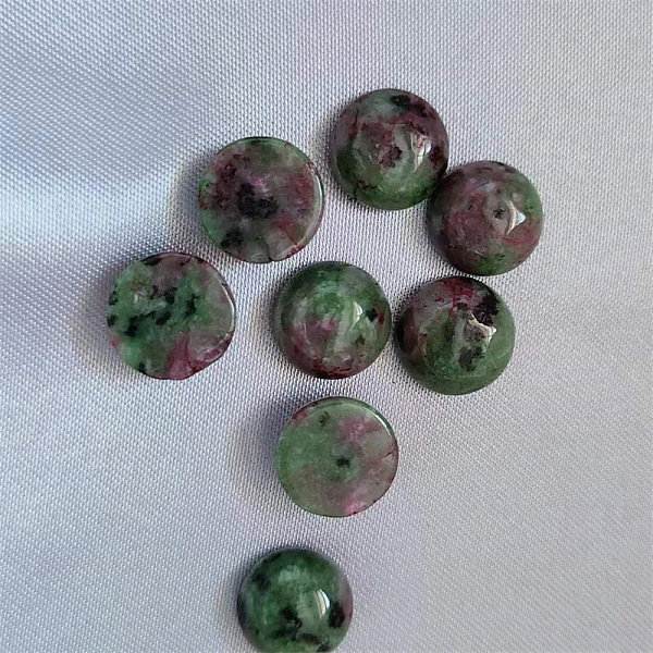 

PandaHall Natural Ruby in Zoisite Cabochons, Flat Round, 8mm Ruby in Zoisite Half Round