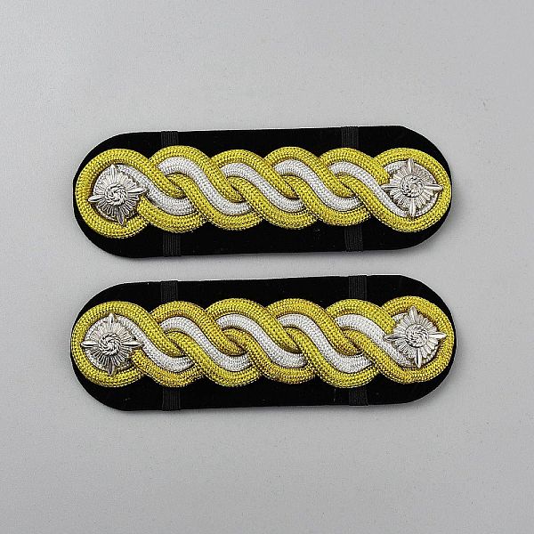 オーリーとポリエステルのエポレット