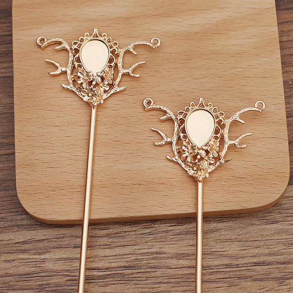 

PandaHall Iron Hair Stick Findings, with Alloy Cabochons Setting, Teardrop with Flower, Light Gold, Tray: 14x10mm, 145x47x6mm, Pin: 2.5mm...