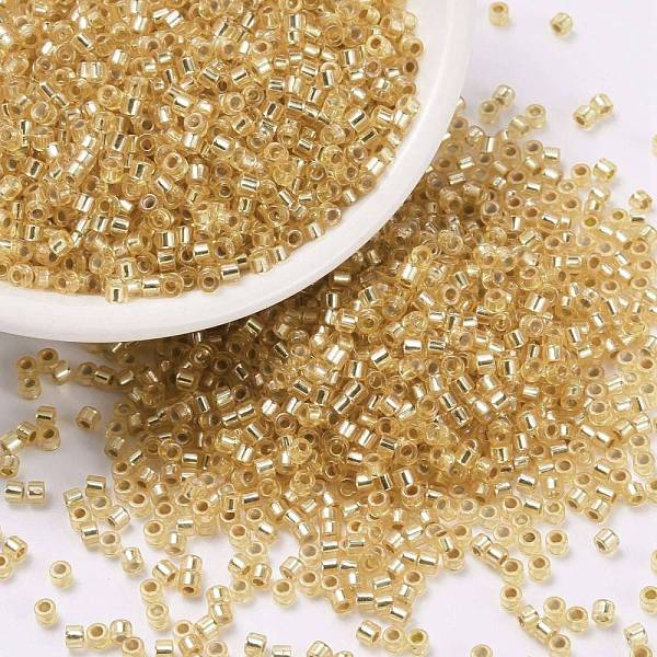 

PandaHall Cylinder Seed Beads, Silver Lined, Round Hole, Uniform Size, Goldenrod, 2x1.5mm, Hole: 0.8mm, about 888pcs/10g Glass Gold