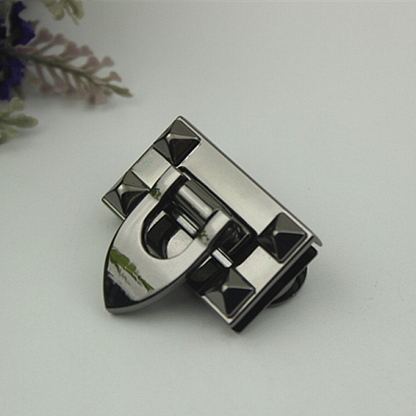 

PandaHall Zinc Alloy Twist Bag Lock Purse Catch Clasps, Rectangle, for DIY Bag Purse Hardware Accessories, Gunmetal, 2.2x3.9cm Alloy