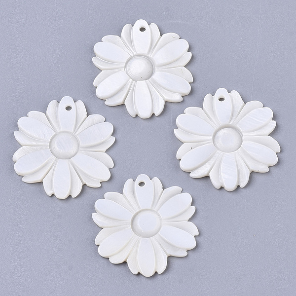 PandaHall Natural Freshwater Shell Pendants, Flower, Creamy White, 30x30x2mm, Hole: 1.6mm Freshwater Shell Flower