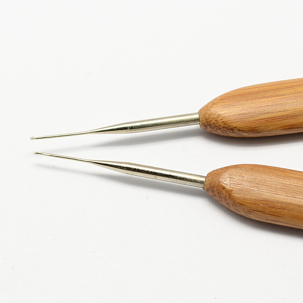 

PandaHall Bamboo Handle Iron Crochet Hook Needles, Peru, Pin: 0.5mm, 133~136x13x7mm Iron Brown