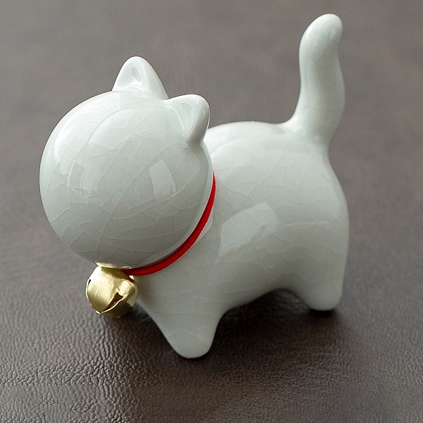 

PandaHall Ceramic Cat Figurines with Bell, for Home Office Desktop Decoration, Floral White, 70x33x56mm Ceramics Cat Shape