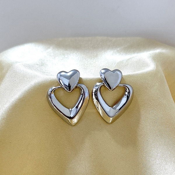 

PandaHall Fashionable Statement Style Heart Brass Stud Dangle Earrings for Women Brass Heart