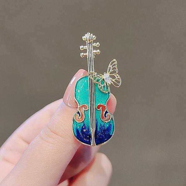 

PandaHall Musical Instrument Alloy Brooch, Violin Butterfly Vintage Enamel Pin for Women, Golden, 49x22mm Alloy+Enamel Violin