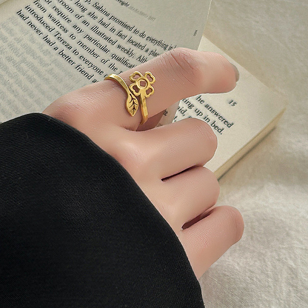 

PandaHall DIY fashionable stainless steel ring with non fading color, female niche high-end light luxury tagram style