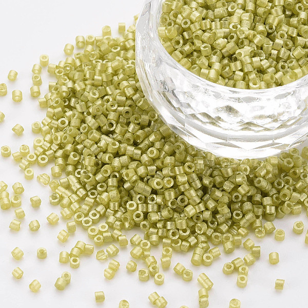 

PandaHall Fluorescent Color Glass Cylinder Beads, Seed Beads, Baking Paint, Round Hole, Yellow Green, 1.5~2x1~2mm, Hole: 0.8mm, about...