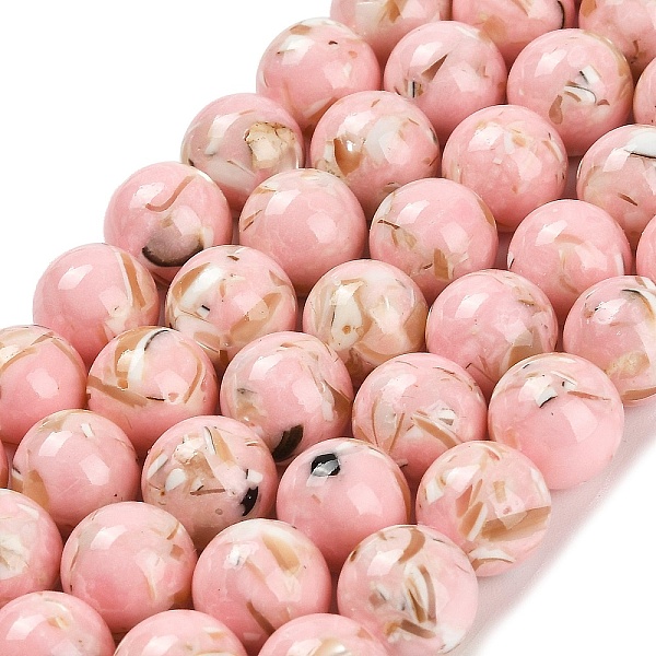 Assemblage de perles en pierre synthétique et en coquillage de troca