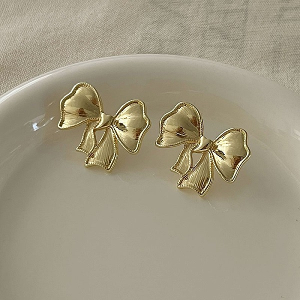 

PandaHall Retro Bowknot Brass Stud Earrings for Womenes, Golden Brass