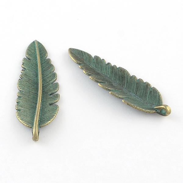 

PandaHall Zinc Alloy Leaf Pendants, Cadmium Free & Lead Free, Antique Bronze & Green Patina, 44x14x2mm, Hole: 2mm Alloy Leaf
