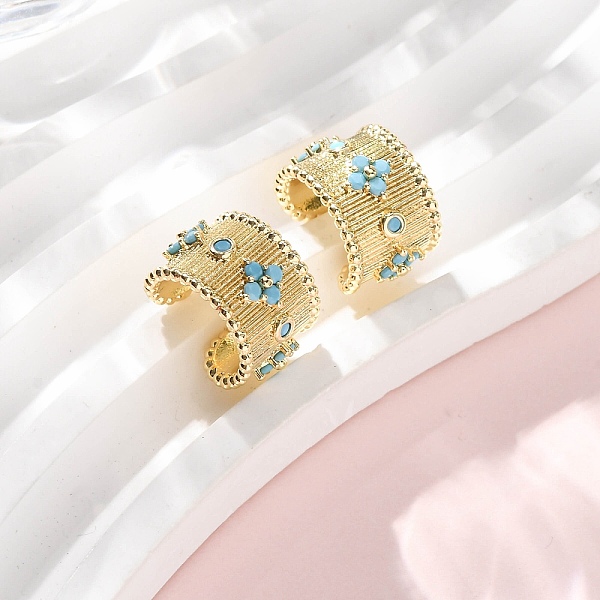 Boucles d'oreilles manchette en laiton serties de micro-pavés de zirconiums cubiques en forme de fleur