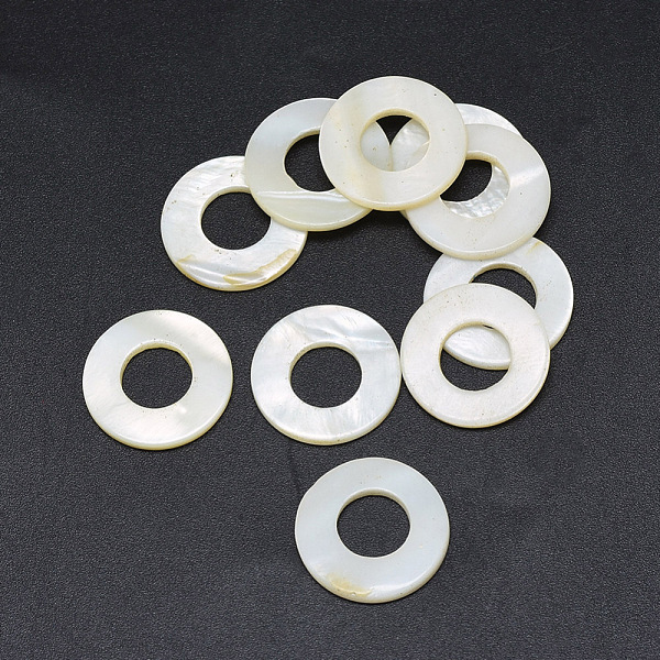 

PandaHall Freshwater Shell Linking Rings, 17~18x1.5~2mm, Hole: 8mm Shell Flat Round