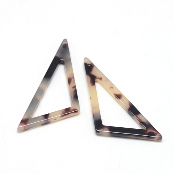 

PandaHall Cellulose Acetate(Resin) Pendants, Triangle, Antique White, 39x17x2.5mm, Hole: 1mm Cellulose Acetate Triangle