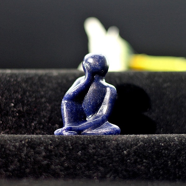 

PandaHall Natural Blue Aventurine Carved Healing Thinker Figurines, Reiki Energy Stone Display Decorations, 28x40mm Blue Aventurine Human