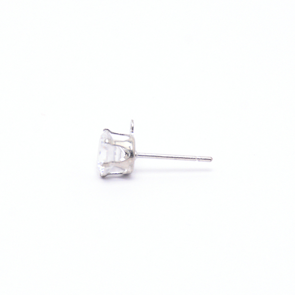 

PandaHall Iron Stud Earring Findings, with Clear Cubic Zirconia & Loop, Platinum, 6.5x8.5mm, Hole: 1mm, Pin: 0.7mm, Cubic Zirconia: 6mm Iron...