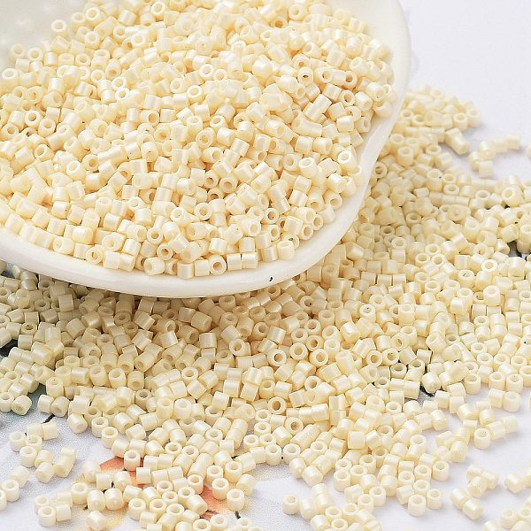 

PandaHall Baking Paint Glass Seed Beads, Cylinder, Cornsilk, 2x1.5mm, Hole: 1mm, about 50398pcs/pound Glass Gold