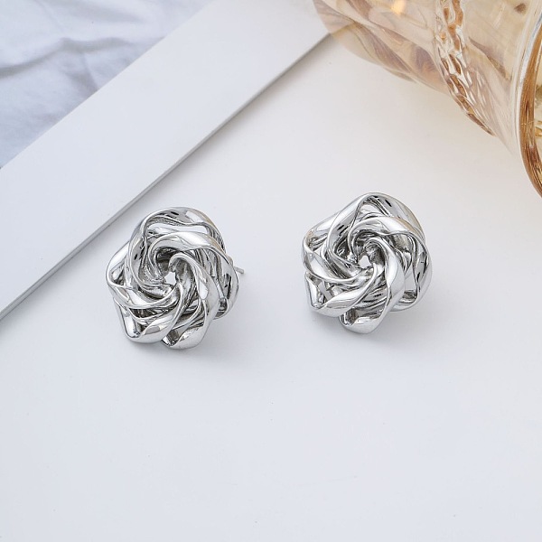 

PandaHall Hollow Rose Brass Stud Earrings, Women Luxury Fashion Ear Jewelry Brass Flower