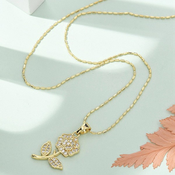 Colliers en laiton avec pendentif en zircone cubique transparent pour femmes
