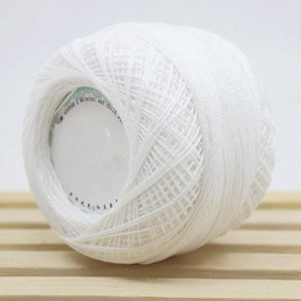 

PandaHall 45g Cotton Size 8 Crochet Threads, Embroidery Floss, Yarn for Lace Hand Knitting, Floral White, 1mm Cotton