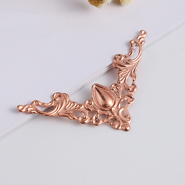 

PandaHall Iron Book Albums Menus Folders Corner Protectors, Hollow Out, Rose Gold, 40~42x57mm, Inner Diameter: 4mm Iron