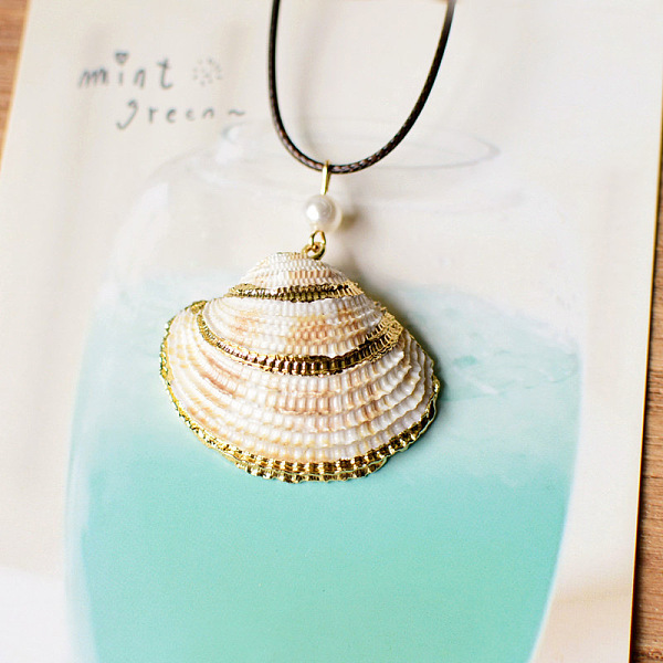 

PandaHall Natural Conch and Shell Pendant Necklaces Shell White