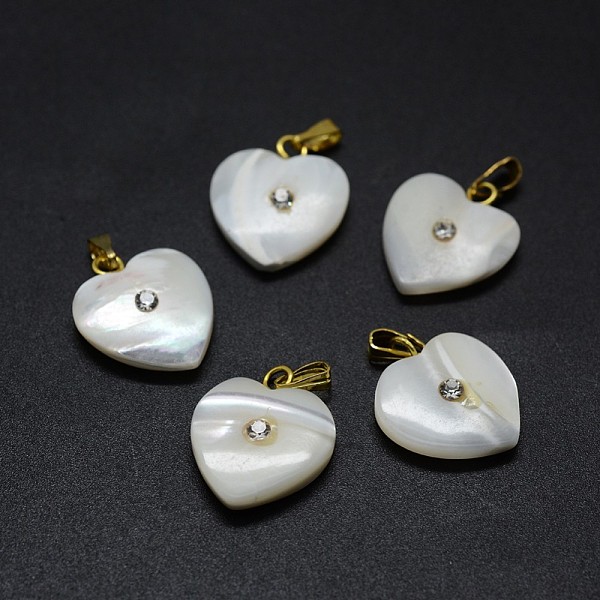 

PandaHall Shell Pendants, with Brass Findings and Rhinestone, Heart, Crystal, Golden, 18~19x15x3~5mm, Hole: 2x5mm Shell Heart