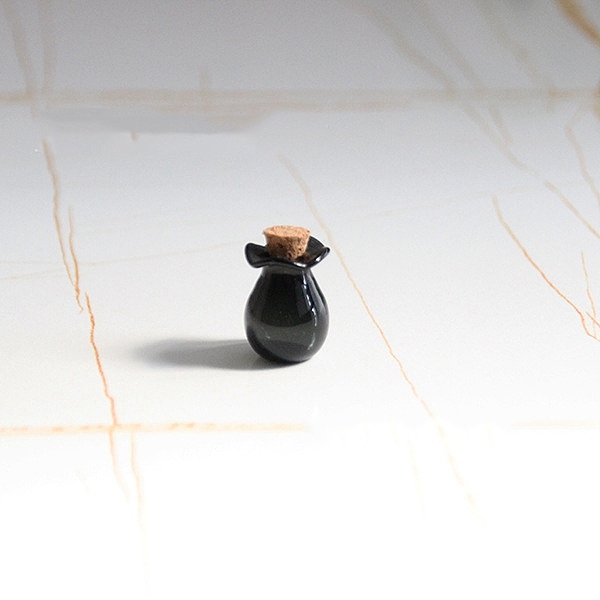 

PandaHall Glass Bottles Ornament, Micro Landscape Home Dollhouse Accessories, Pretending Prop Decorations, Black, 1.5x1.9cm Glass Bottle...