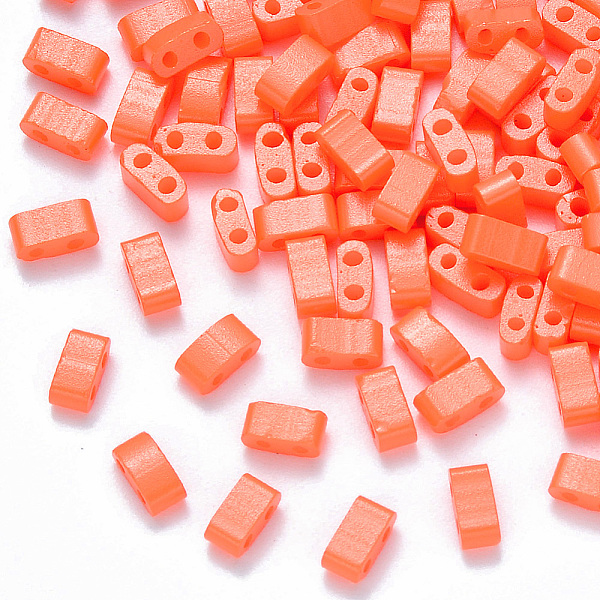 

PandaHall 2-Hole Baking Painted Glass Seed Beads, Rectangle, Tomato, 4.5~5.5x2x2~2.5mm, Hole: 0.5~0.8mm, about 2000pcs/bag Glass Rectangle..., Red