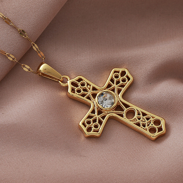 Colliers pendentifs croix vintage en acier inoxydable 304 pavés de zirconiums cubiques transparents