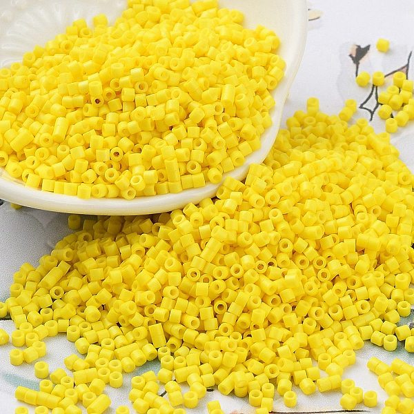 

PandaHall Baking Paint Glass Seed Beads, Cylinder, Yellow, 2x1.5mm, Hole: 1mm, about 50398pcs/pound Glass Yellow
