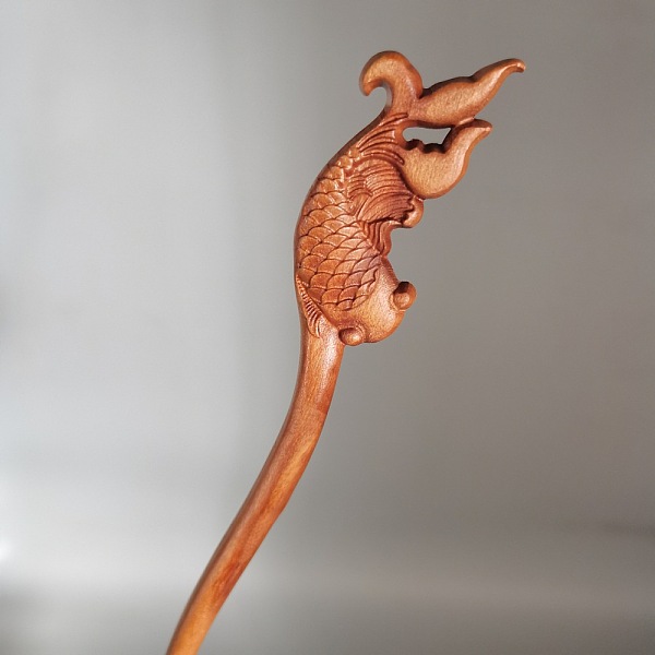 

PandaHall Wooden Hair Sticks, Vintage Decorative Hair Accessories, Fish Pattern, 180mm Wood Fish