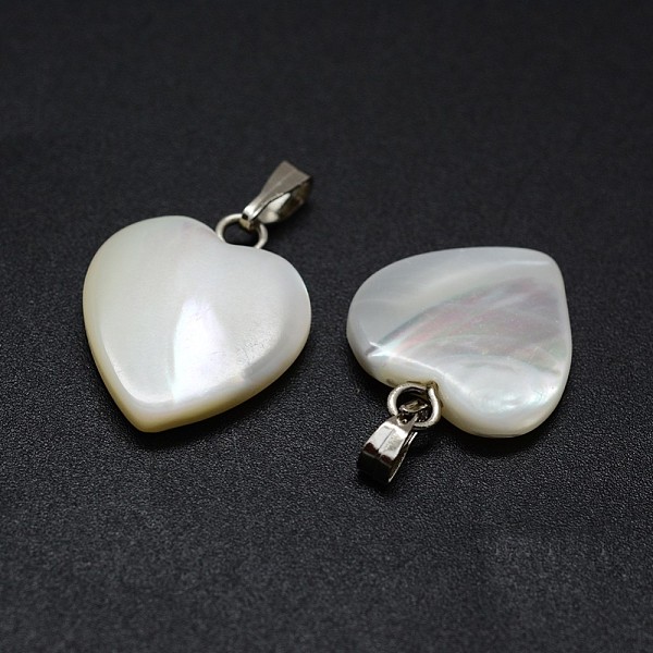 

PandaHall Shell Pendants, with Brass Findings, Heart, Platinum, 17~19x14~15x3~5mm, Hole: 2x5mm Shell Heart