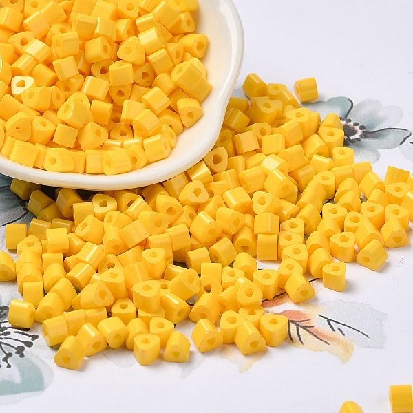 

PandaHall Baking Painted Glass Bead, Ceylon, Triangle Hole, Trangle, Gold, 5x5x4mm, Hole: 1.3mm, 3150pcs/pound Glass Triangle Gold