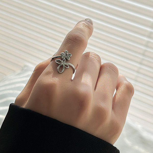 

PandaHall DIY fashionable stainless steel ring with non fading color, female niche high-end light luxury tagram style