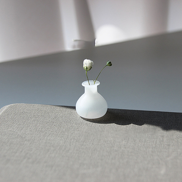 

PandaHall Miniature Glass Vase Bottles, Micro Landscape Garden Dollhouse Accessories, Photography Props Decorations, White, 21x18mm Glass...