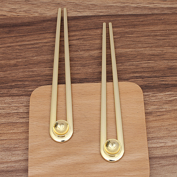 

PandaHall Alloy Hair Fork Findings, Cabochon Settings, with Iron Pins, Round, Light Gold, 148x20mm Alloy