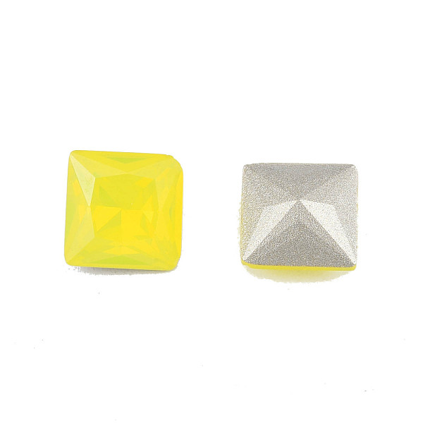 

PandaHall K9 Glass Rhinestone Cabochons, Pointed Back & Back Plated, Faceted, Square, Citrine, 8x8x4.5mm Glass Rhinestone Square Orange