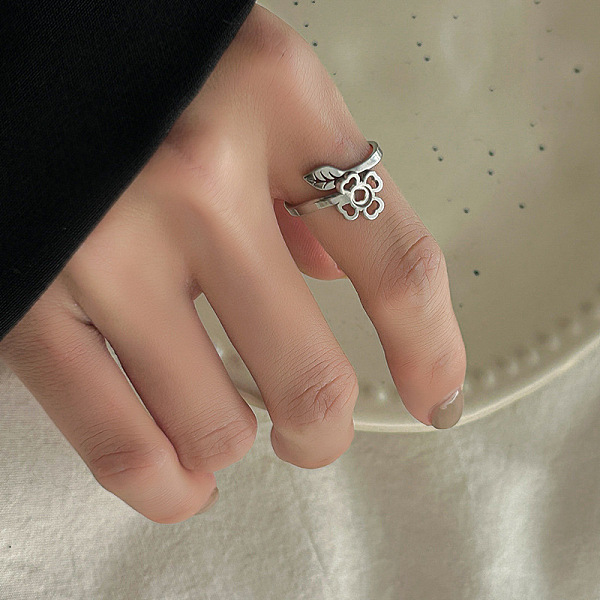 

PandaHall DIY fashionable stainless steel ring with non fading color, female niche high-end light luxury tagram style